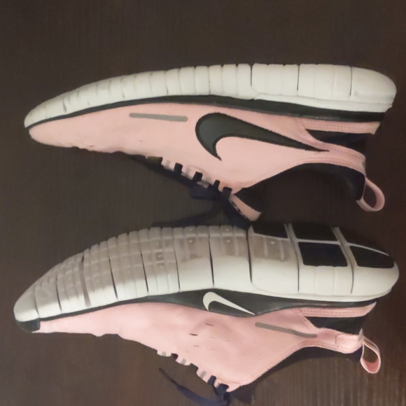 Nike Free 5.0 Running Shoes - Picture 5 of 8